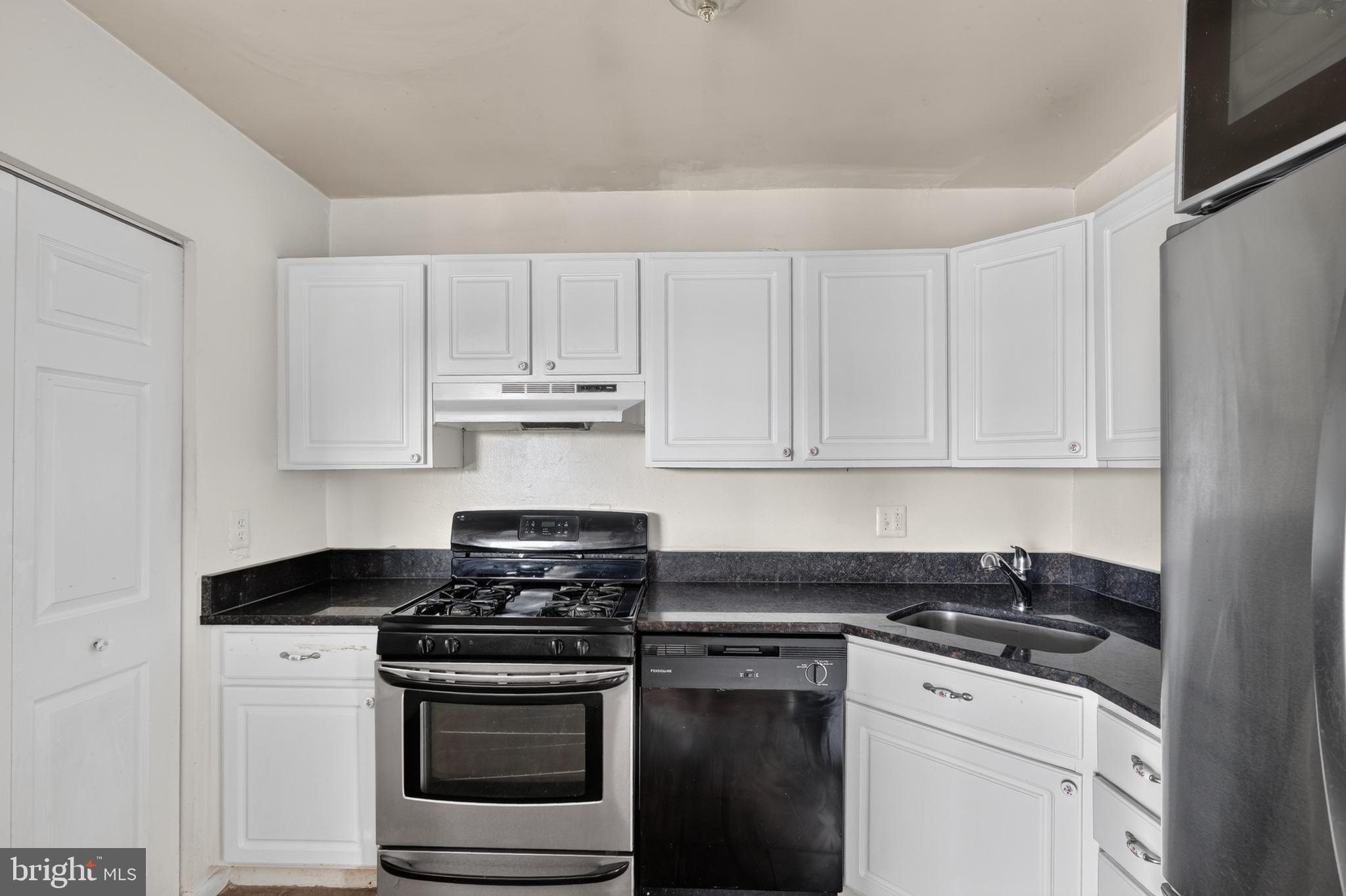 3134 Brinkley Road, Unit 11302 Temple Hills, MD 20748 - Photo 2 of 26
