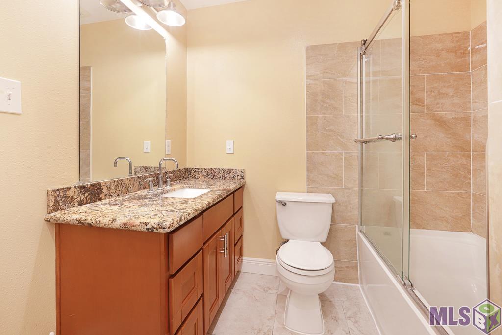 6536 Winbourne Avenue Baton Rouge, LA 70805 - Photo 16 of 30 Hall bath