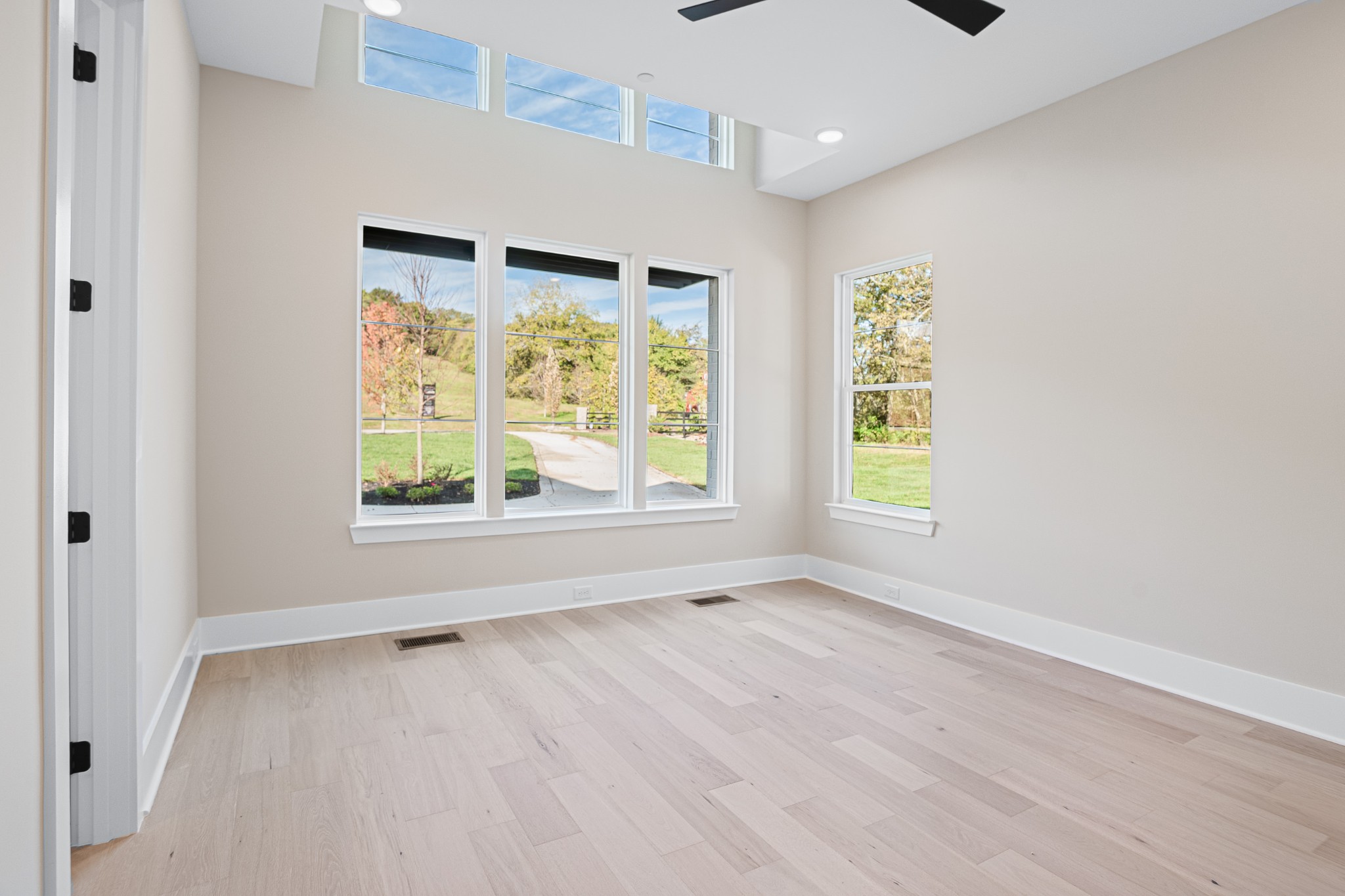 1760 Dean Road Thompson's Station, TN 37179 - Photo 37 of 49 an empty room with windows and closet