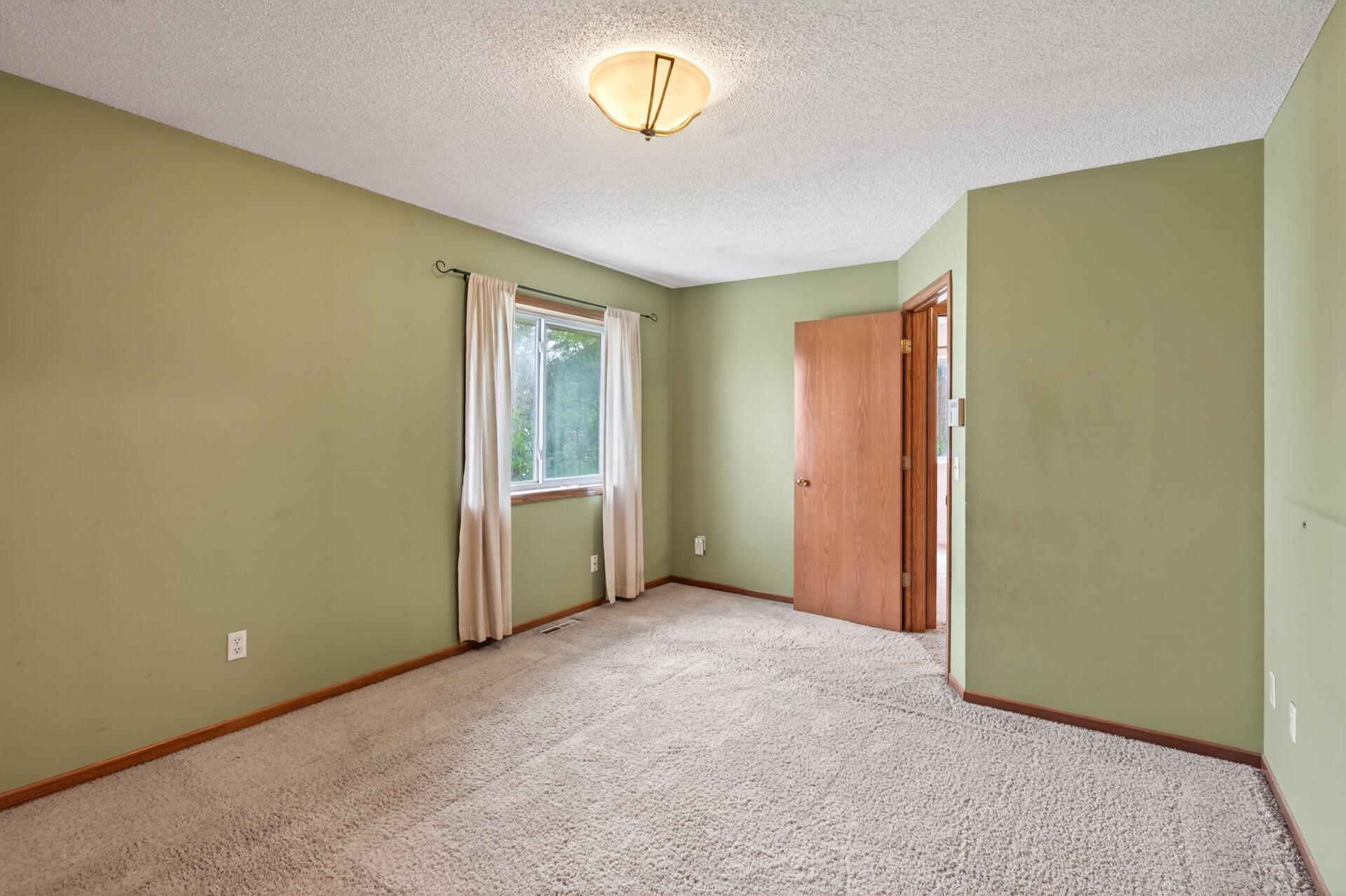 8270 Dawson Way Inver Grove Heights, MN 55076 - Photo 13 of 36