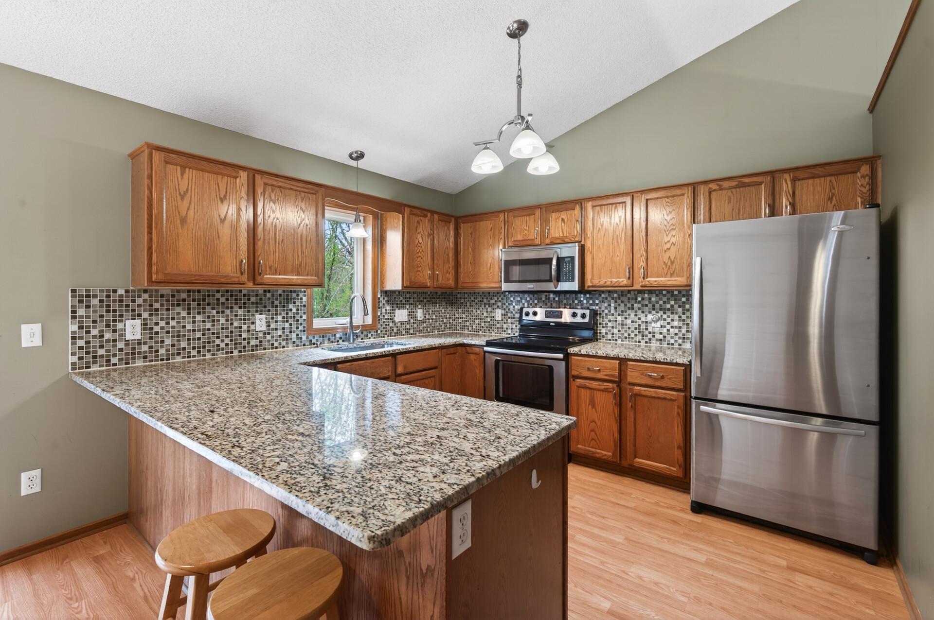 8270 Dawson Way Inver Grove Heights, MN 55076 - Photo 9 of 36