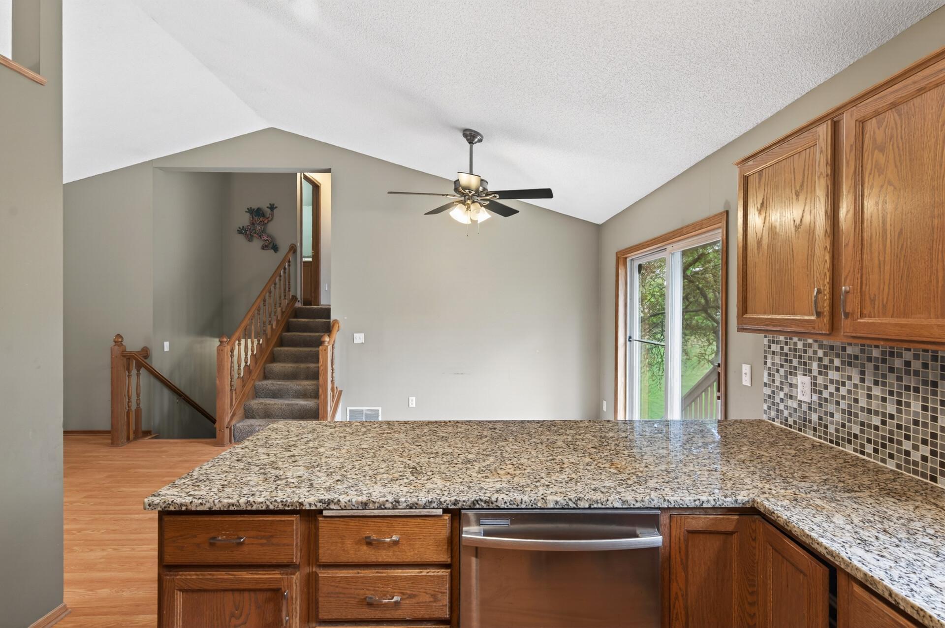 8270 Dawson Way Inver Grove Heights, MN 55076 - Photo 10 of 36