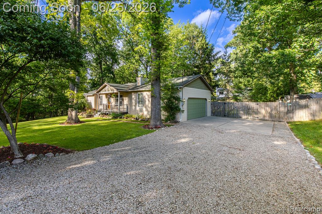1665 Rosedale Street West Bloomfield, MI 48324 - Photo 2 of 40