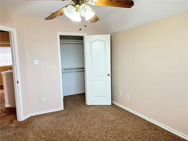 an empty room with a empty space