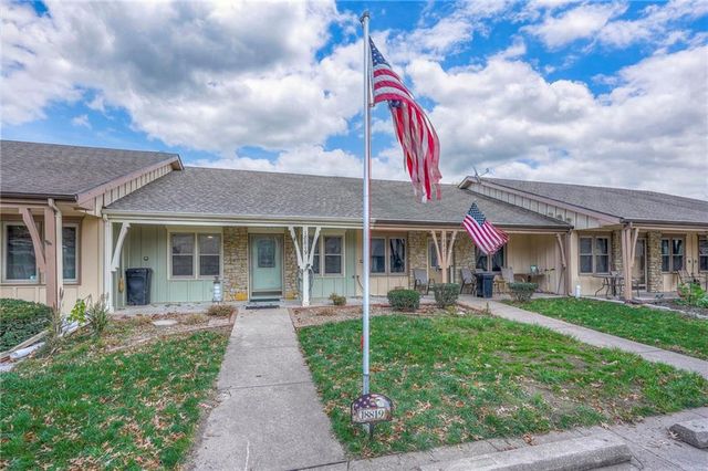 18819 Sunrise Drive, Belton, MO 64012