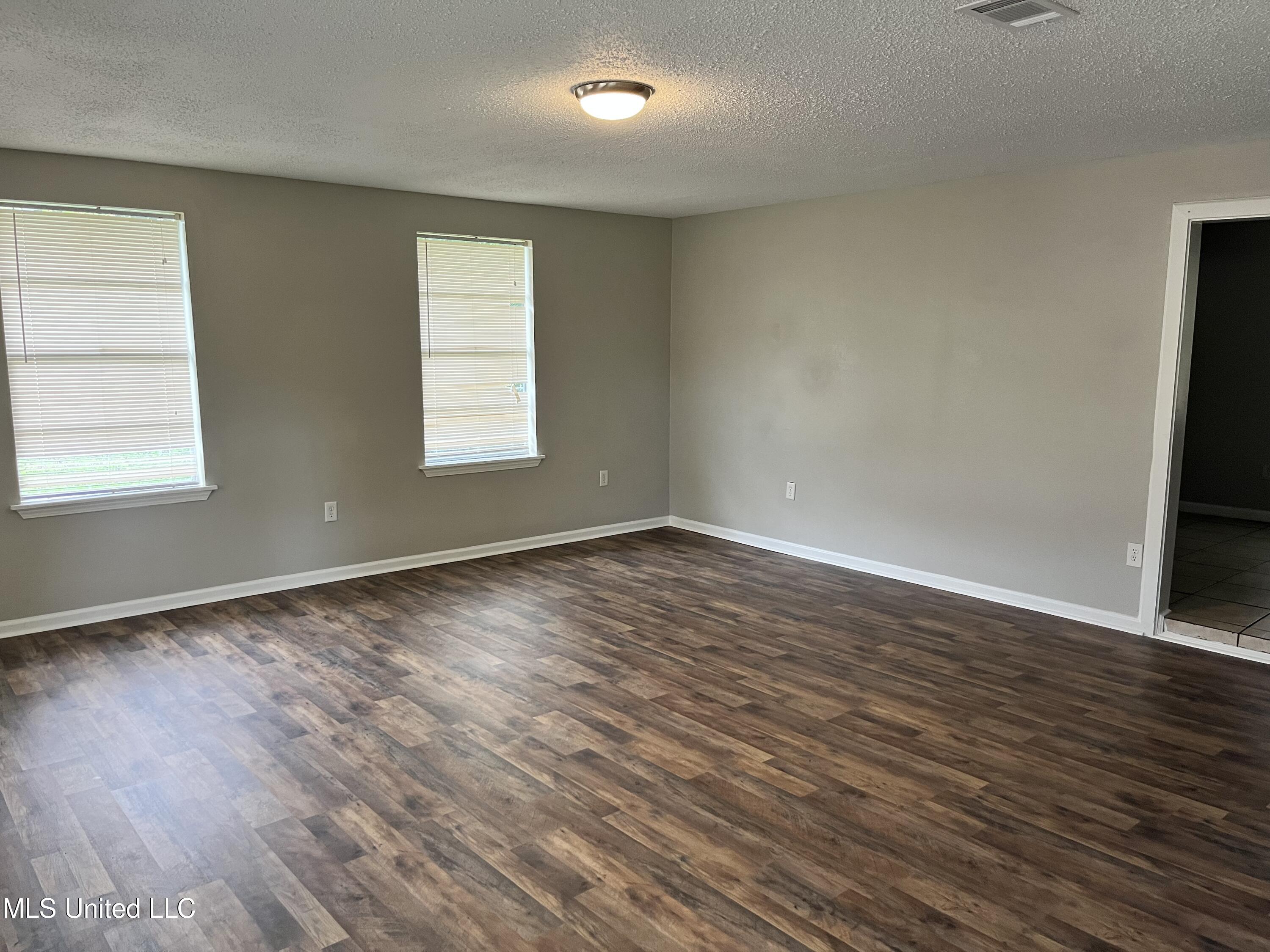 11616 Klein Road Gulfport, MS 39503 - Photo 4 of 21 5809BFC4-0679-4629-94F4-14025F4C785C