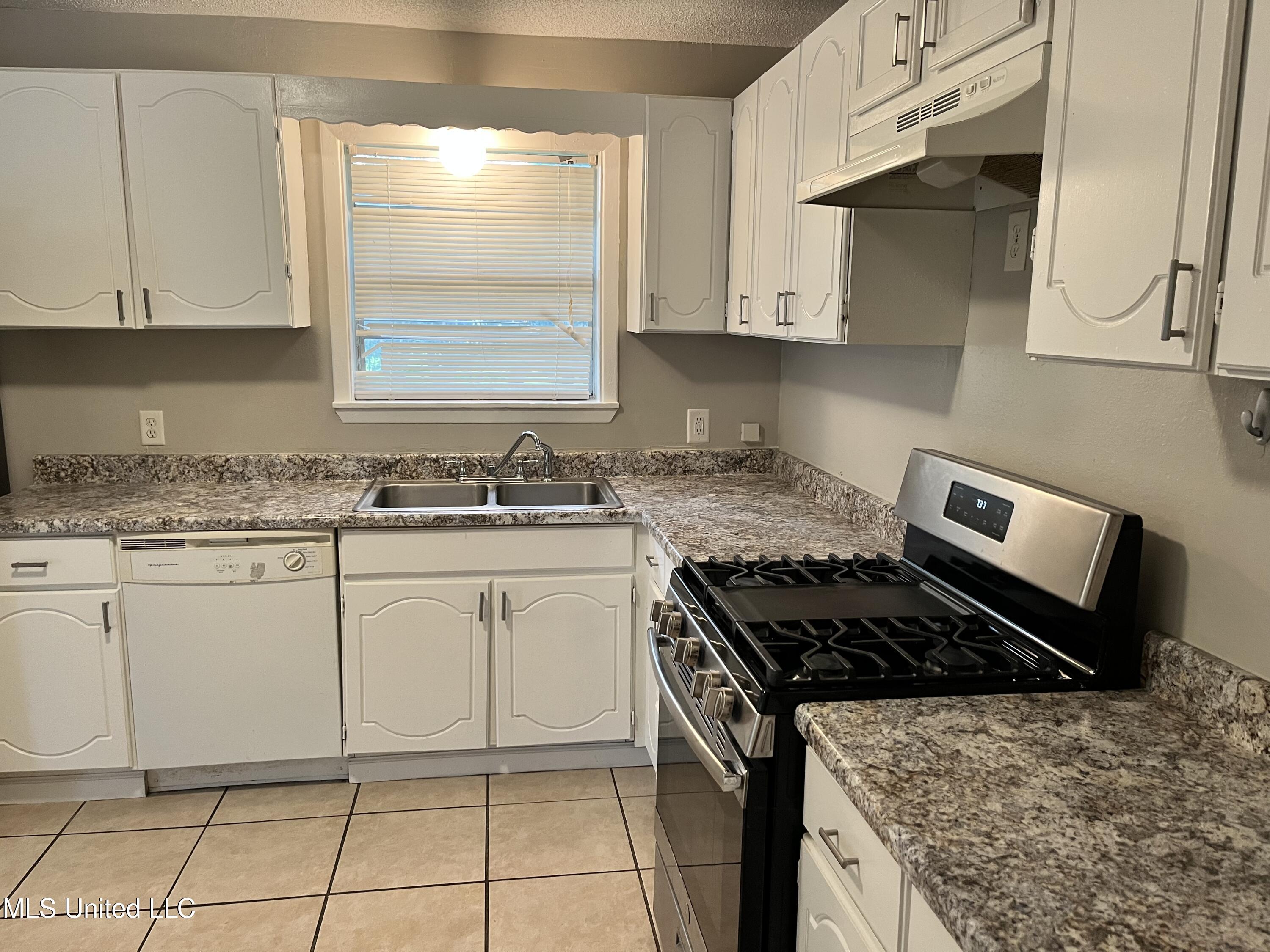 11616 Klein Road Gulfport, MS 39503 - Photo 7 of 21 D191F631-846D-4803-917A-91F3B3D29902