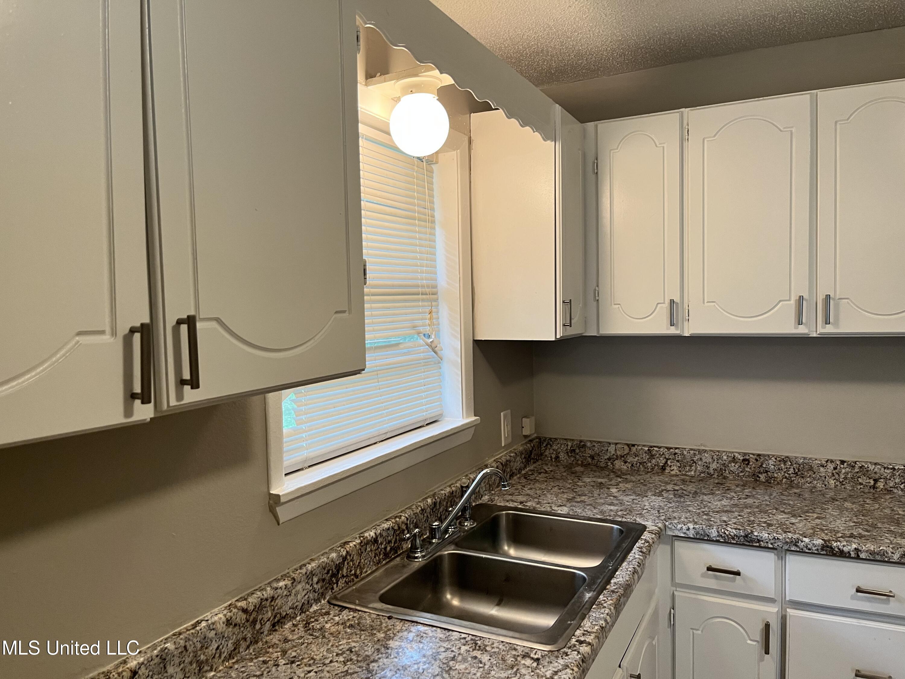 11616 Klein Road Gulfport, MS 39503 - Photo 8 of 21 38A59884-DB83-4A09-BF76-132052246A07