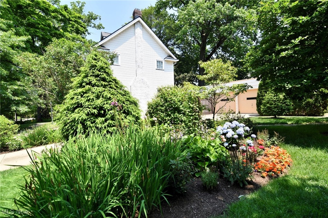 3361 Lansmere Road Shaker Heights, OH 44122 - Photo 35 of 36 Yard