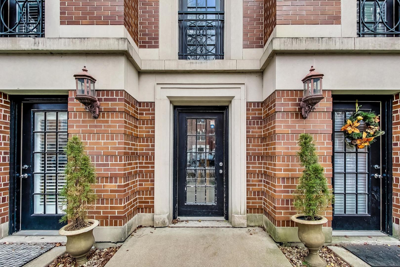 3545 North Fremont Street, Unit 3S Chicago, IL 60657 - Photo 2 of 21