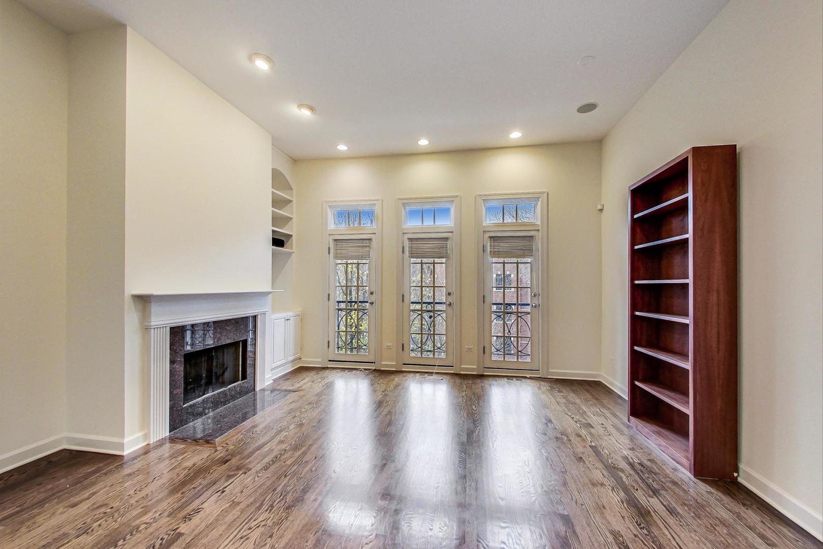 3545 North Fremont Street, Unit 3S Chicago, IL 60657 - Photo 3 of 21
