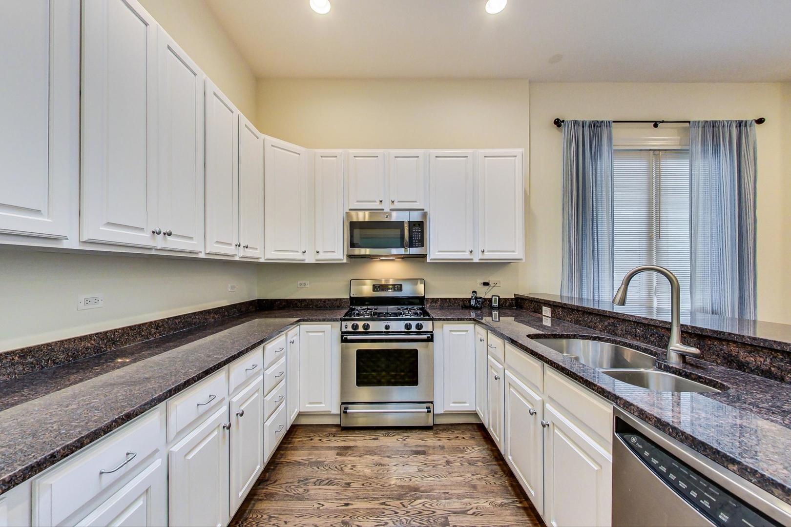 3545 North Fremont Street, Unit 3S Chicago, IL 60657 - Photo 7 of 21