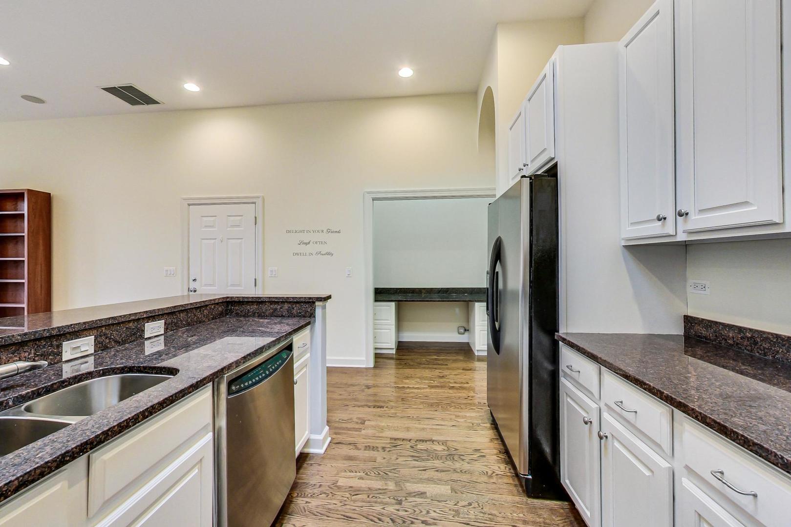 3545 North Fremont Street, Unit 3S Chicago, IL 60657 - Photo 8 of 21