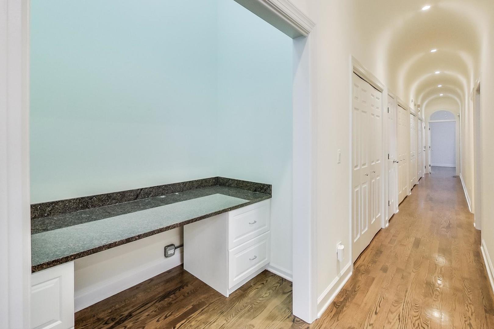 3545 North Fremont Street, Unit 3S Chicago, IL 60657 - Photo 9 of 21
