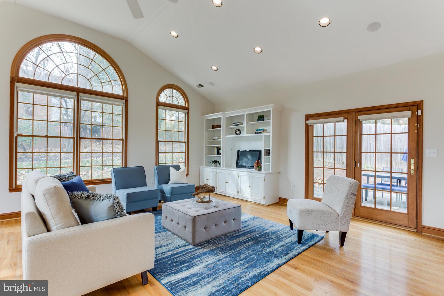 6208 Wedgewood Road Bethesda, MD 20817 - Photo 2 of 26 Family Room