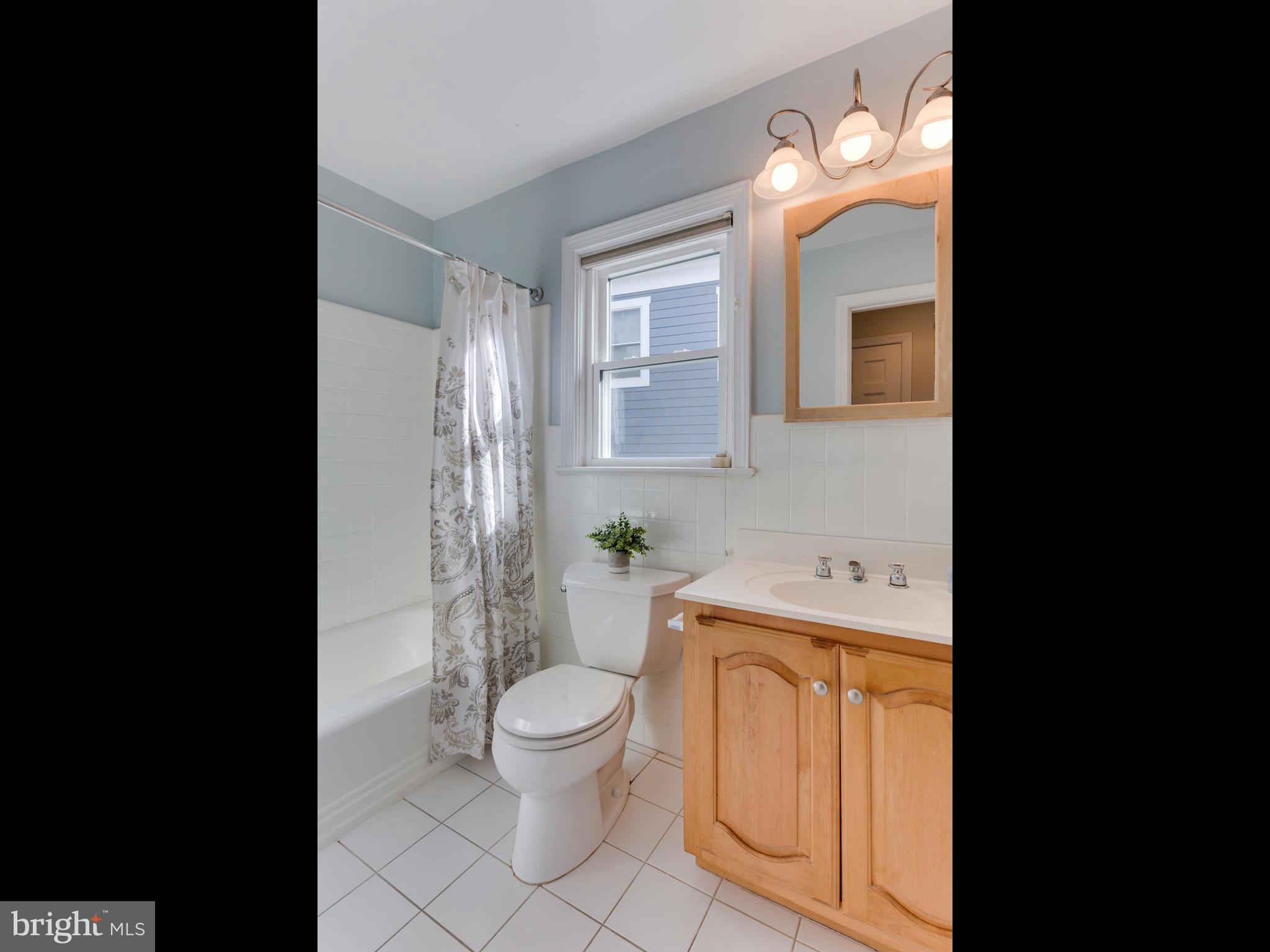 6208 Wedgewood Road Bethesda, MD 20817 - Photo 18 of 26 Bath
