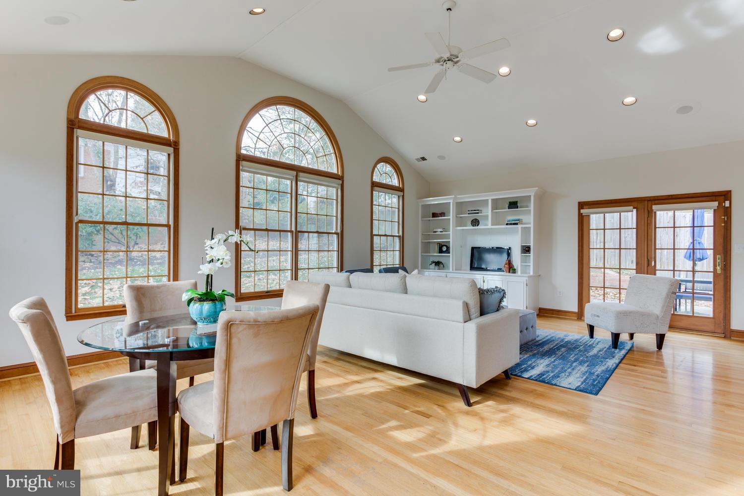 6208 Wedgewood Road Bethesda, MD 20817 - Photo 3 of 26 Family Room
