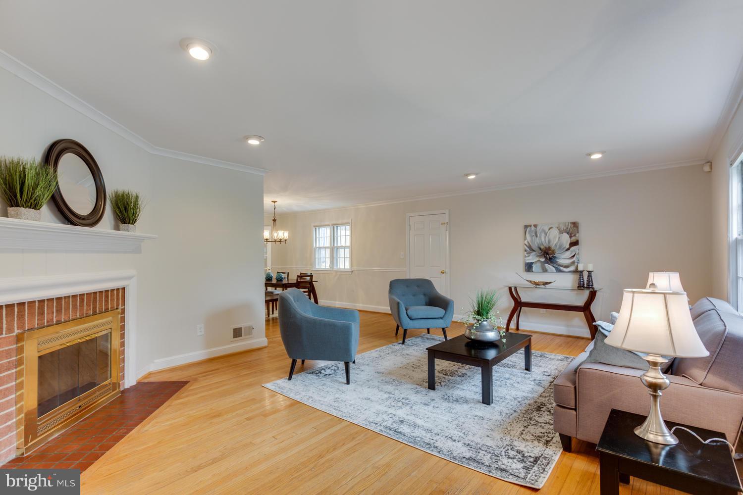 6208 Wedgewood Road Bethesda, MD 20817 - Photo 5 of 26 Living Room