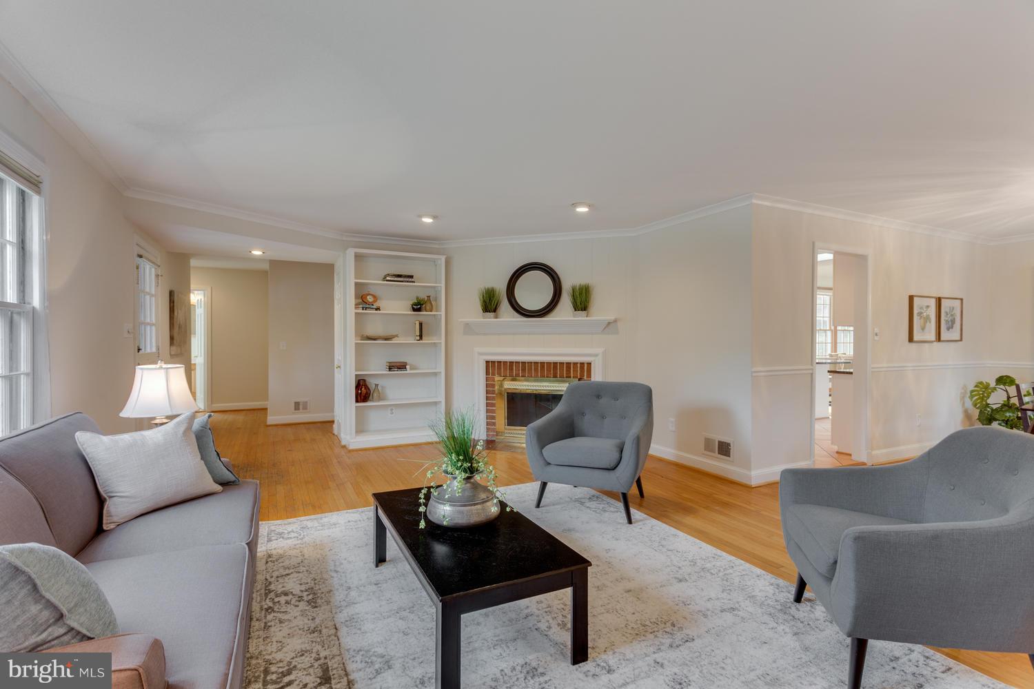6208 Wedgewood Road Bethesda, MD 20817 - Photo 7 of 26 Living Room