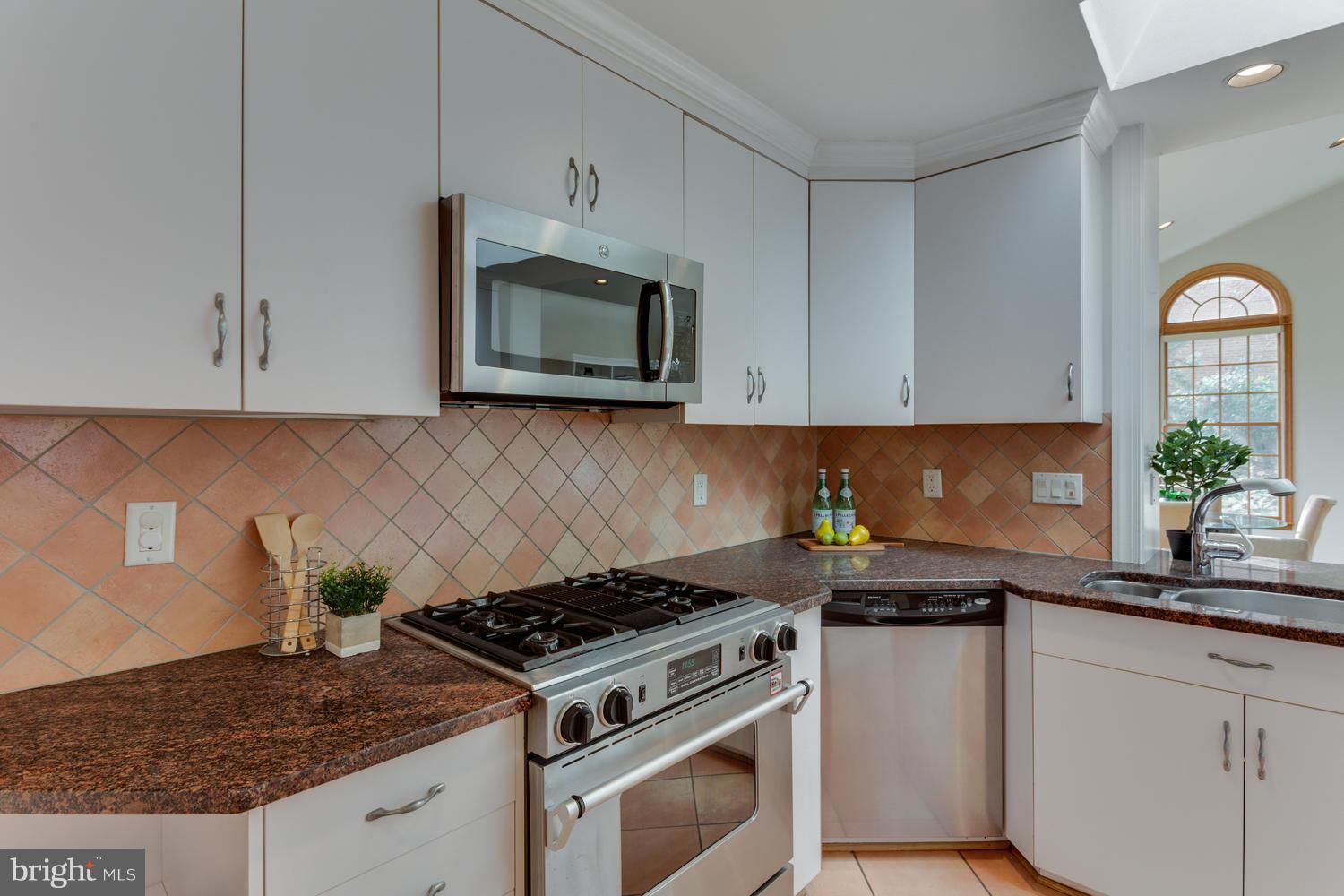 6208 Wedgewood Road Bethesda, MD 20817 - Photo 10 of 26 Kitchen