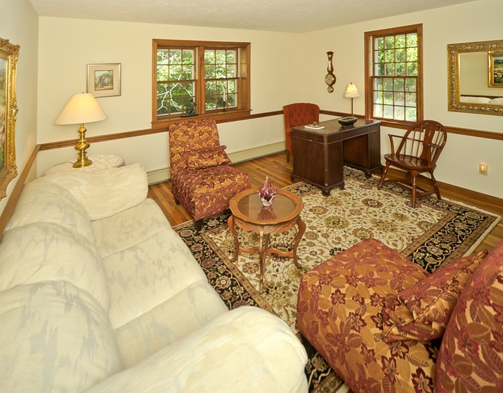 356 Holly Road Marshfield, MA 02050 - Photo 8 of 23 Gallery Image 8
