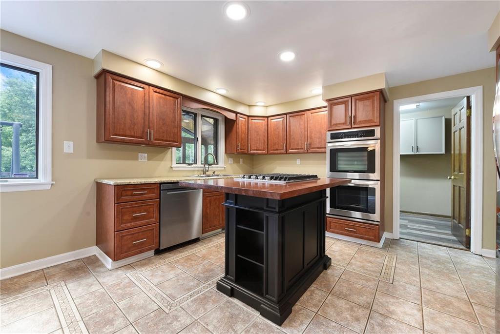 153 Oakwood Road Canonsburg, PA 15317 - Photo 12 of 50