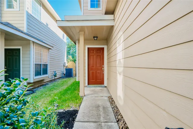 a view of back yard of the house