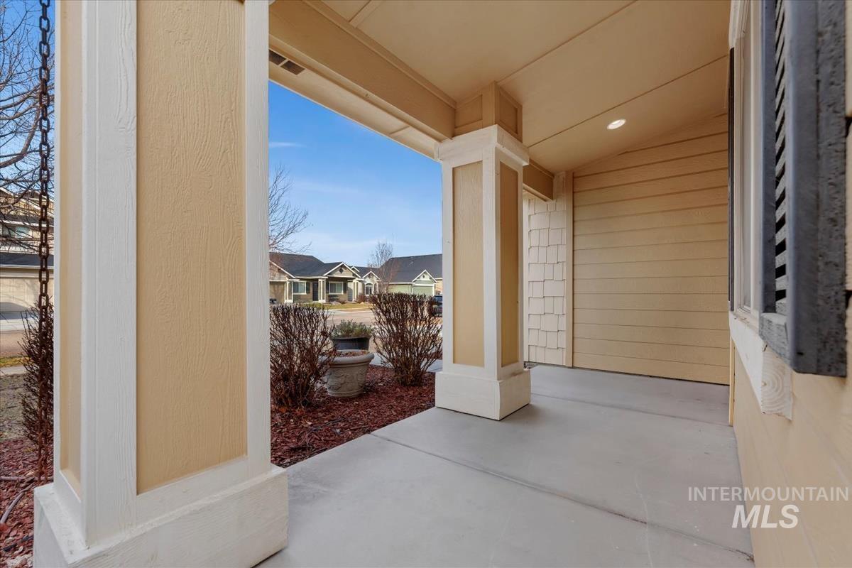 1838 Ridge Way Middleton, ID 83644 - Photo 40 of 42 Covered porch featuring a residential view
