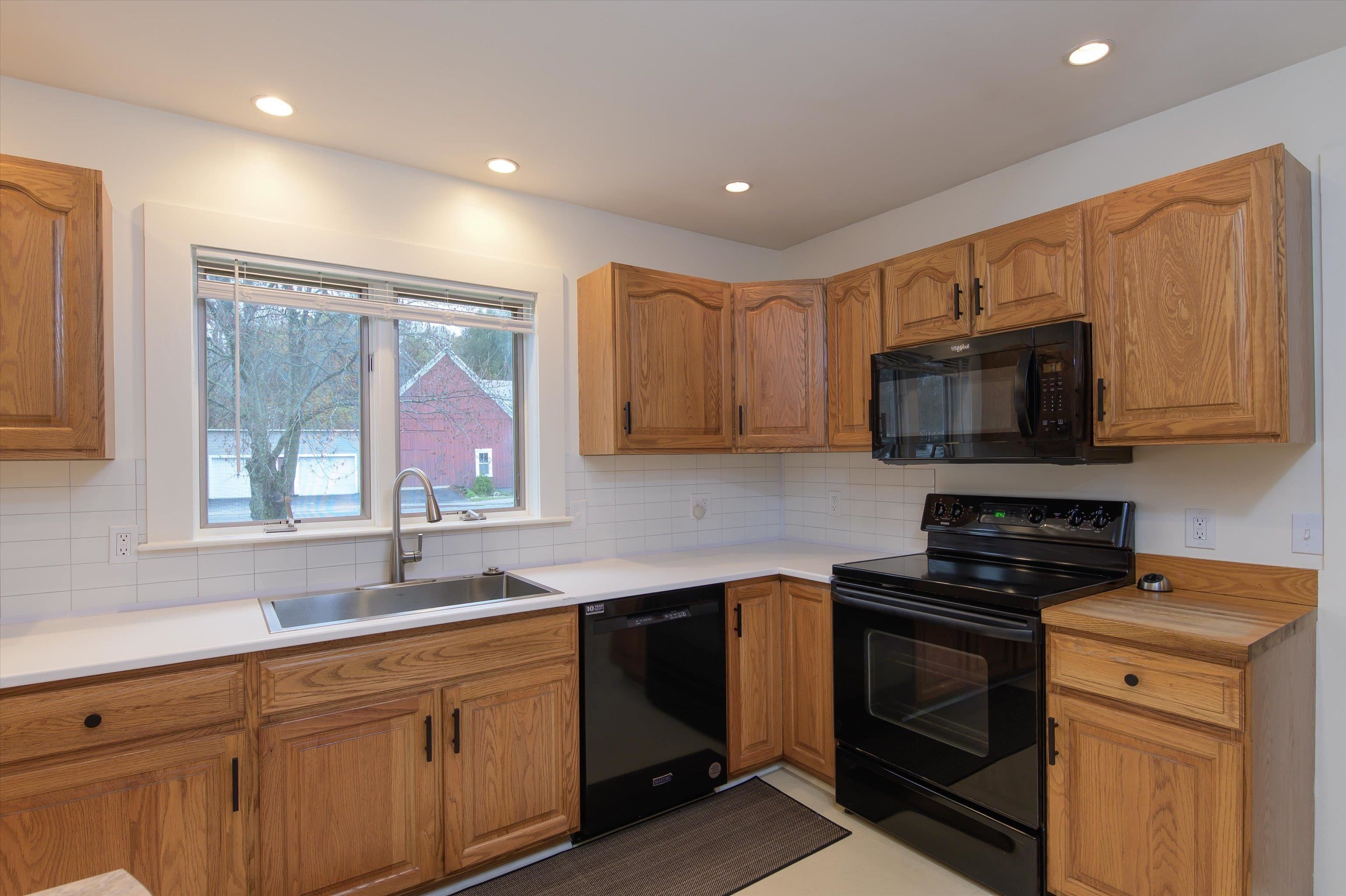 64 Maple Street Chester, VT 05143 - Photo 10 of 60