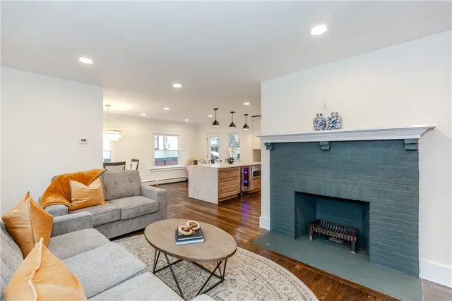 $699,900 | 126 Columbia Avenue, Cranston, RI 02905