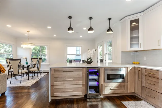 $699,900 | 126 Columbia Avenue, Cranston, RI 02905