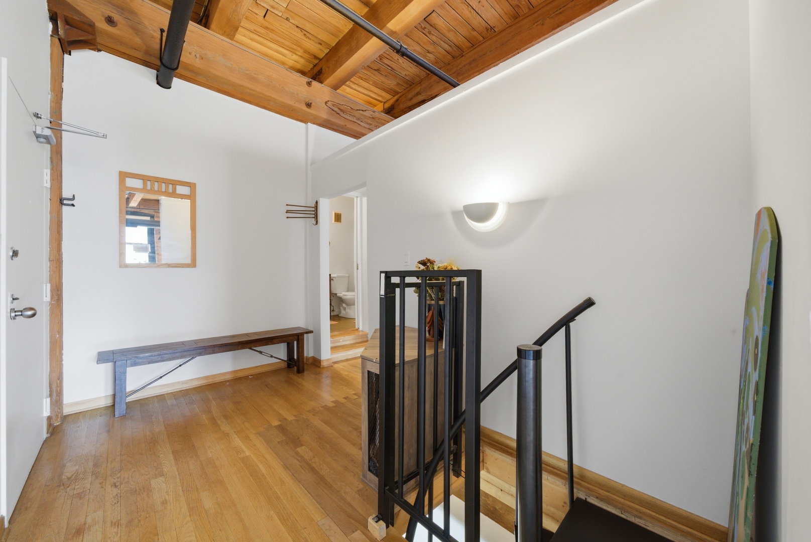400 South Green Street, Unit 310 Chicago, IL 60607 - Photo 24 of 43 a view of a hallway with entryway