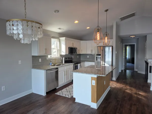 $2,150 | 1048 Meadowoods Drive, Murrells Inlet, SC 29576