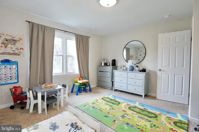 $1,900 | 237 Blue Ridge Avenue, Front Royal, VA 22630