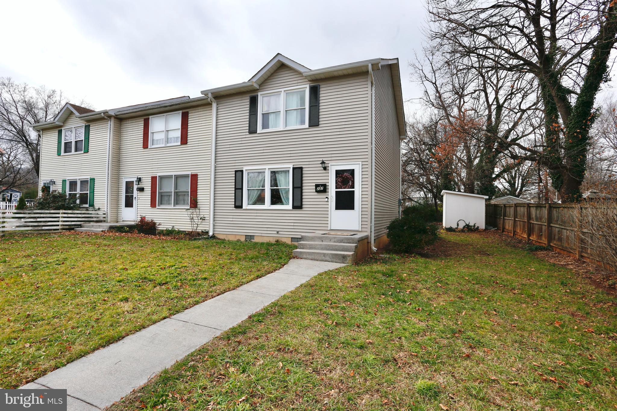 237 Blue Ridge Avenue Front Royal, VA 22630 - Photo 2 of 19 Corner Unit