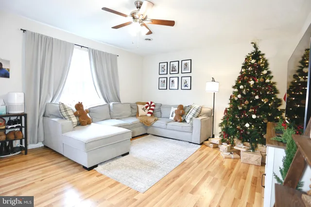 $1,900 | 237 Blue Ridge Avenue, Front Royal, VA 22630