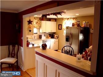2949 Goentner Road Willow Grove, PA 19090 - Photo 9 of 11 Kitchen
