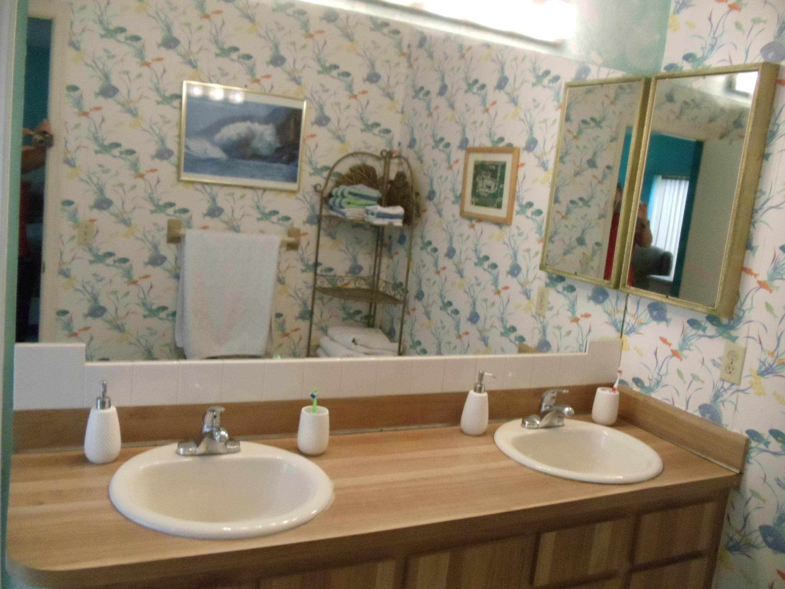 512 Old Country Road South Wellington, FL 33414 - Photo 11 of 28 Double Vanity Sinks