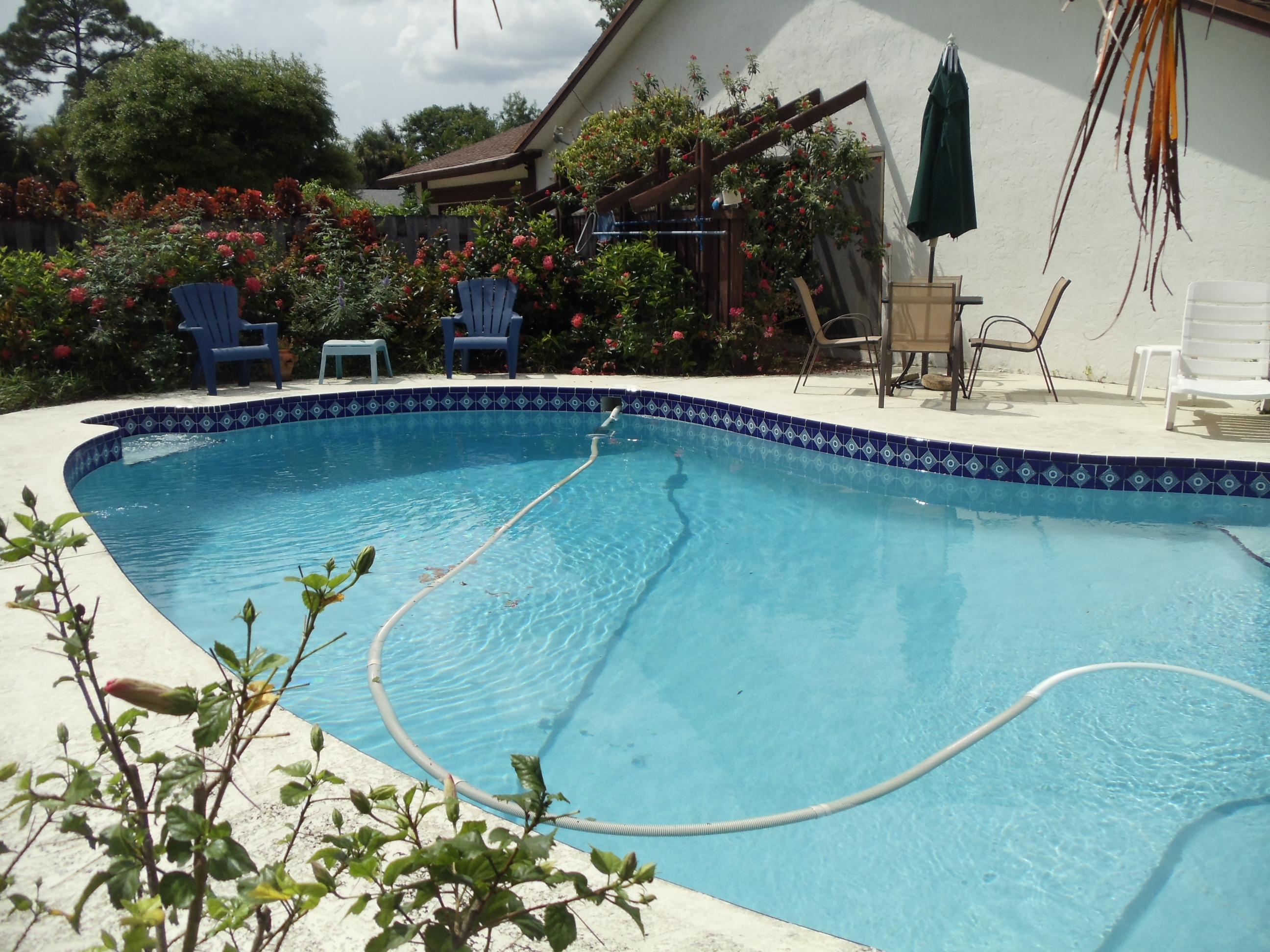 512 Old Country Road South Wellington, FL 33414 - Photo 26 of 28 Pool Deck