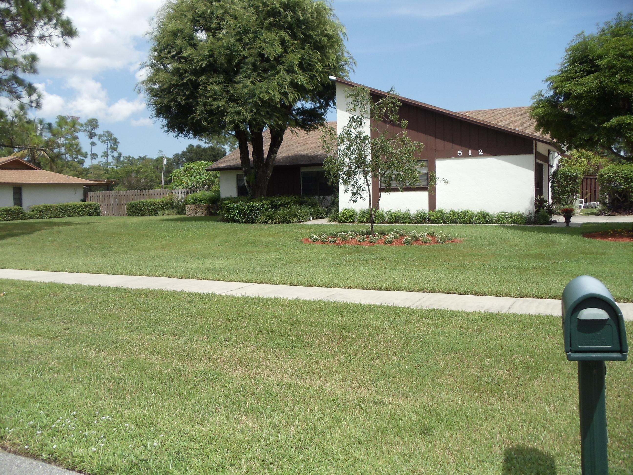 512 Old Country Road South Wellington, FL 33414 - Photo 28 of 28 Mature Landscaping