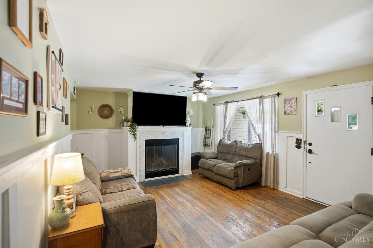6027 Springdale Road Cincinnati, OH 45247 - Photo 5 of 25