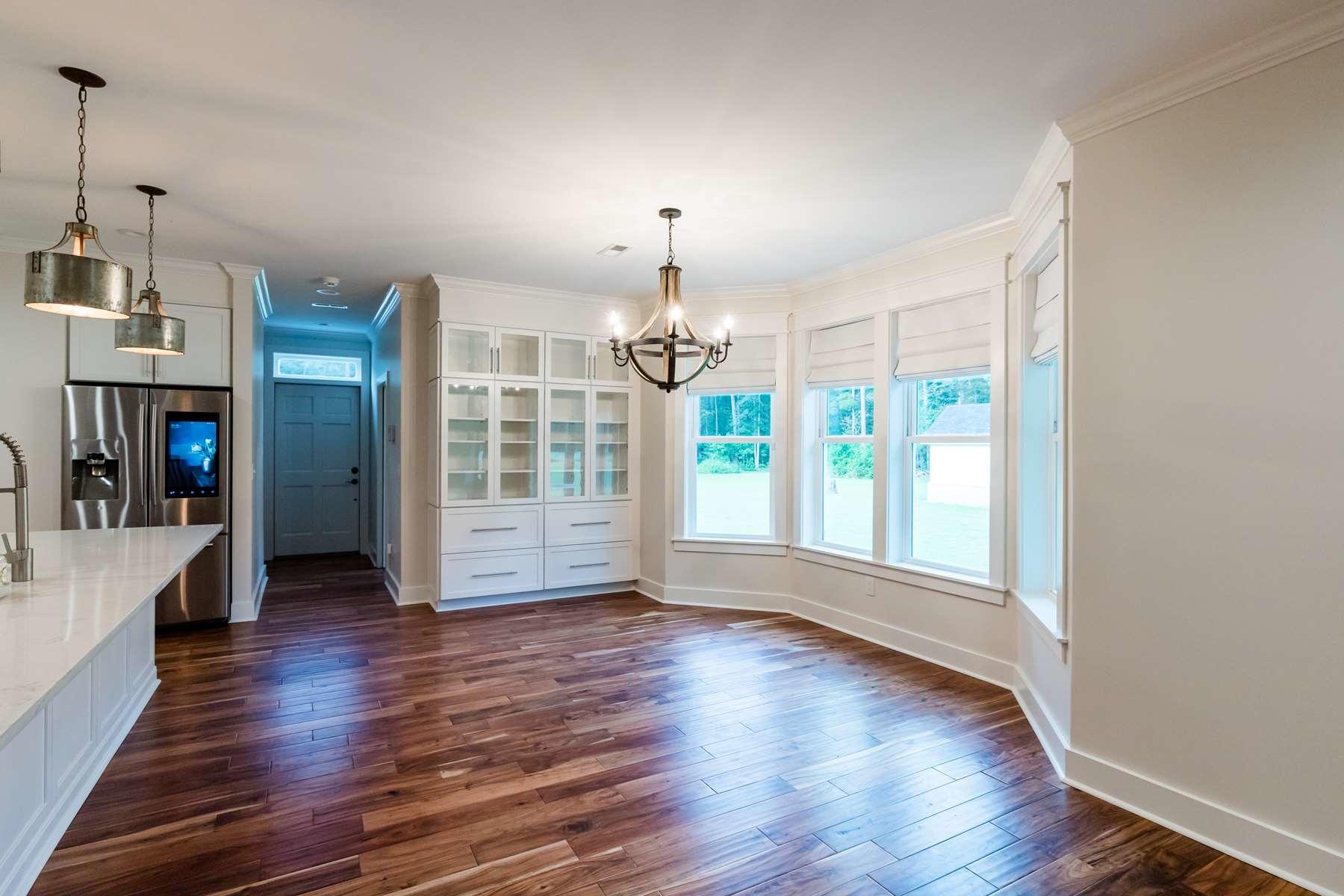330 County Rd S-18-298 Ridgeville, SC 29472 - Photo 7 of 33 8. Beautiful eat-in kitchen dining with