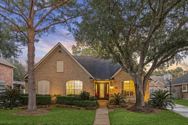 $469,900 | 2111 Shadow Park Drive, Katy, TX 77494