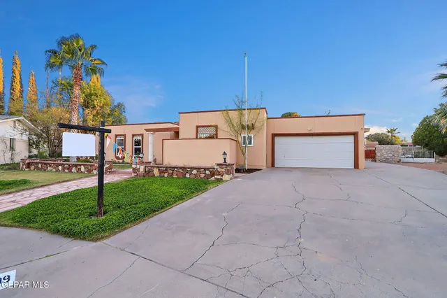 $419,900 | 1909 Crow Drive, El Paso, TX 79935