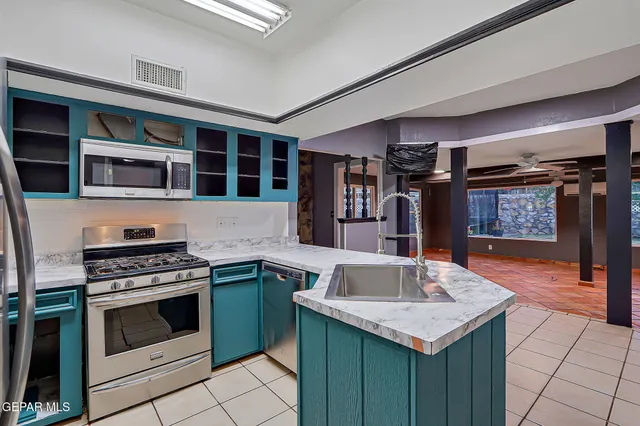 $419,900 | 1909 Crow Drive, El Paso, TX 79935