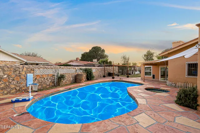 $419,900 | 1909 Crow Drive, El Paso, TX 79935