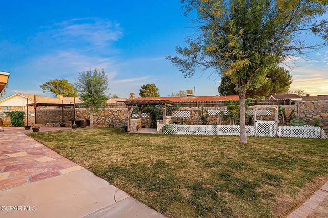 $419,900 | 1909 Crow Drive, El Paso, TX 79935