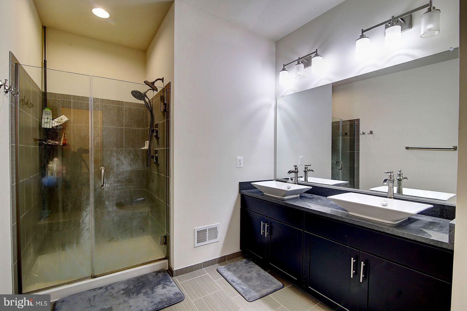 42318 Benfold Square Brambleton, VA 20148 - Photo 12 of 18 Master Bathroom