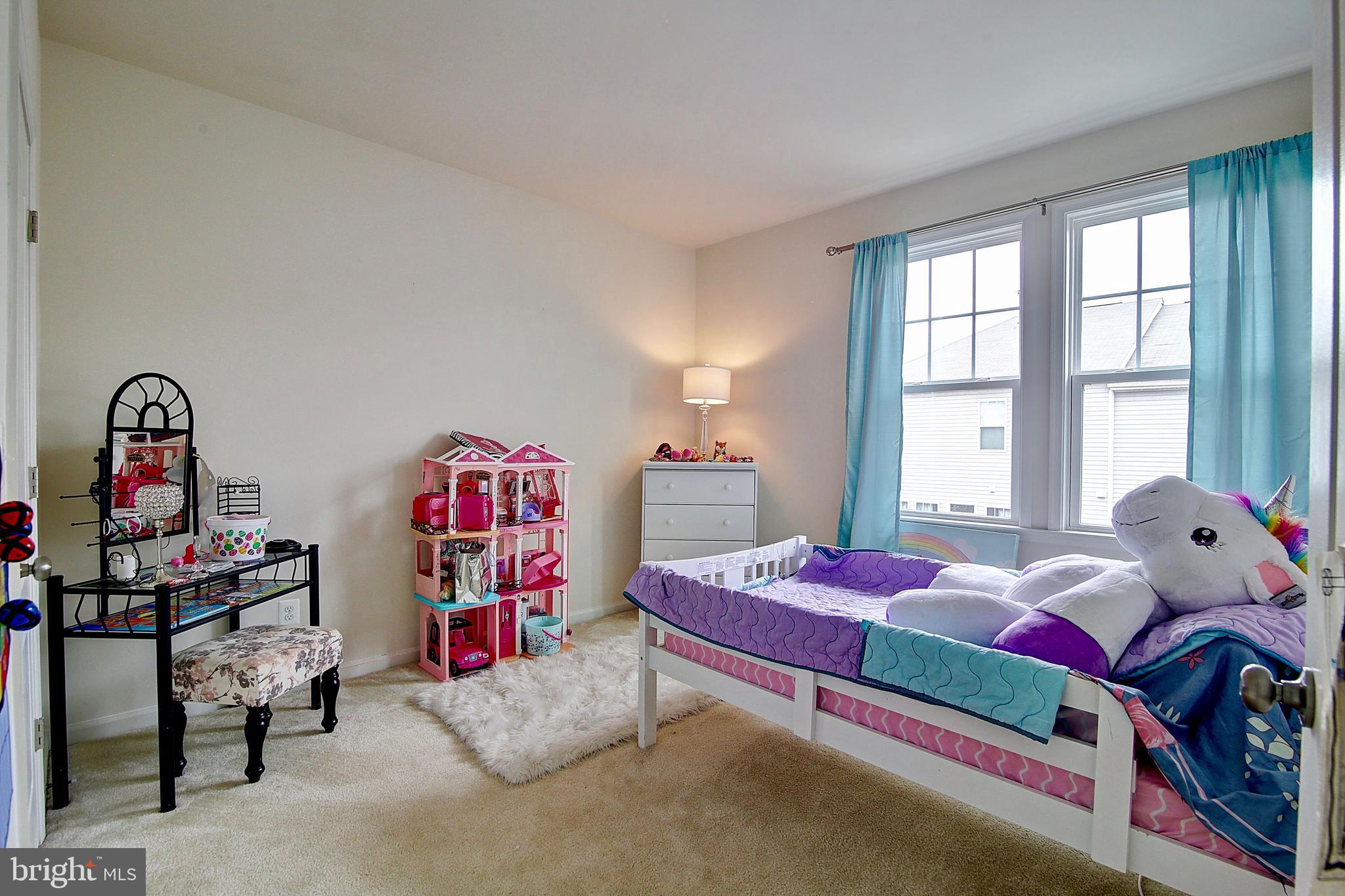 42318 Benfold Square Brambleton, VA 20148 - Photo 13 of 18 2nd Bedroom