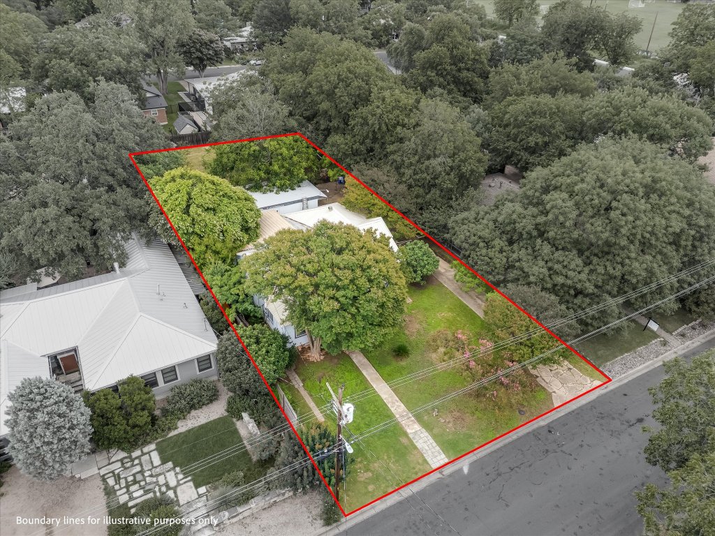 1206 Ruth Avenue Austin, TX 78757 - Photo 15 of 21 a view of a yard with an outdoor seating